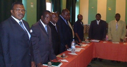 Les membres du CNLC lors de la cérémonie d'installation (photo Kobadobo/Acap)