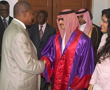 Centrafrique : le prince Al Walid fait docteur honoris causa de l’Université de Bangui