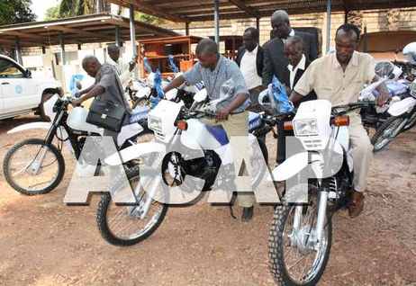 Centrafrique : L’Unesco remet 20 motos à la direction de l’alphabétisation