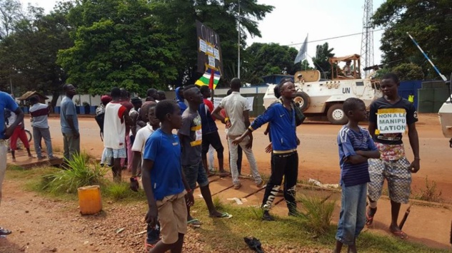 Manifestants devant le siège de la MINUSCA à Bangui (archives)