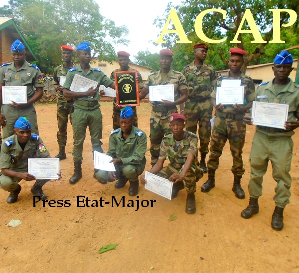 Les récipiendaires FACA et Gendarmes; photo d'illustration