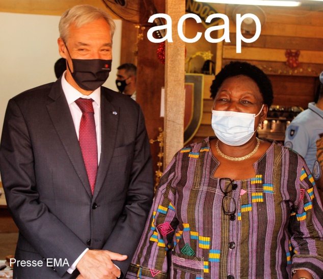 Le ministre portugais de la défense, Joao CRAVINHO et son homologue centrafricain Marie Noelle KOYARA le 19 dec 20 à Bangui