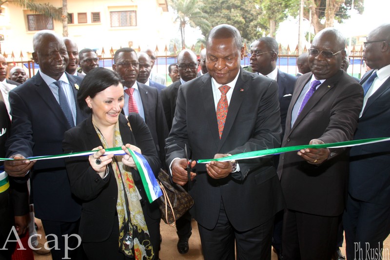 Le Président Faustin-Archange Touadéra inaugure des immeubles du Trésor public et de la Mairie de Bangui