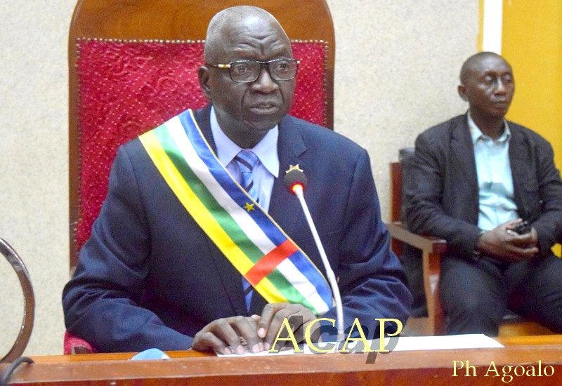 Le Président de l'Assemblée nationale, Laurent Ngon Baba