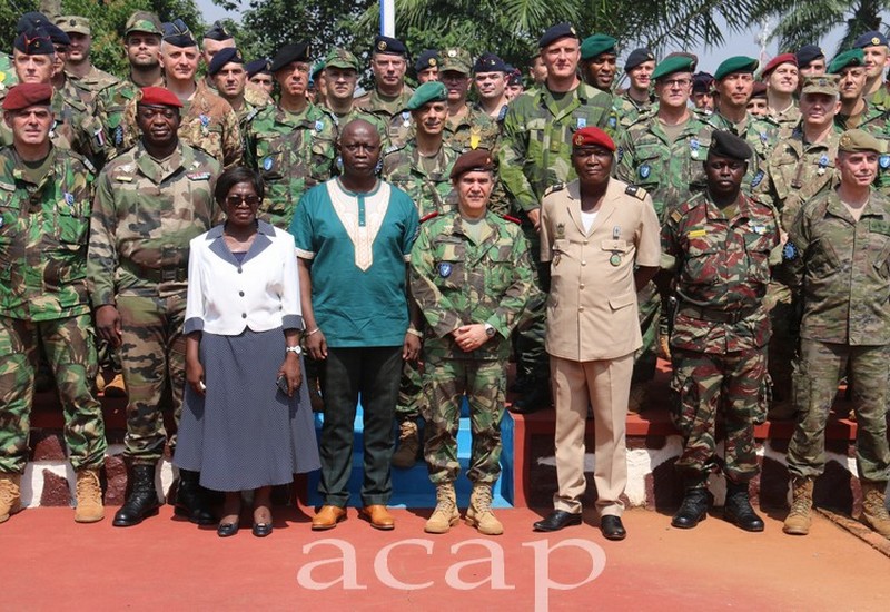 Photo de famille des gradés