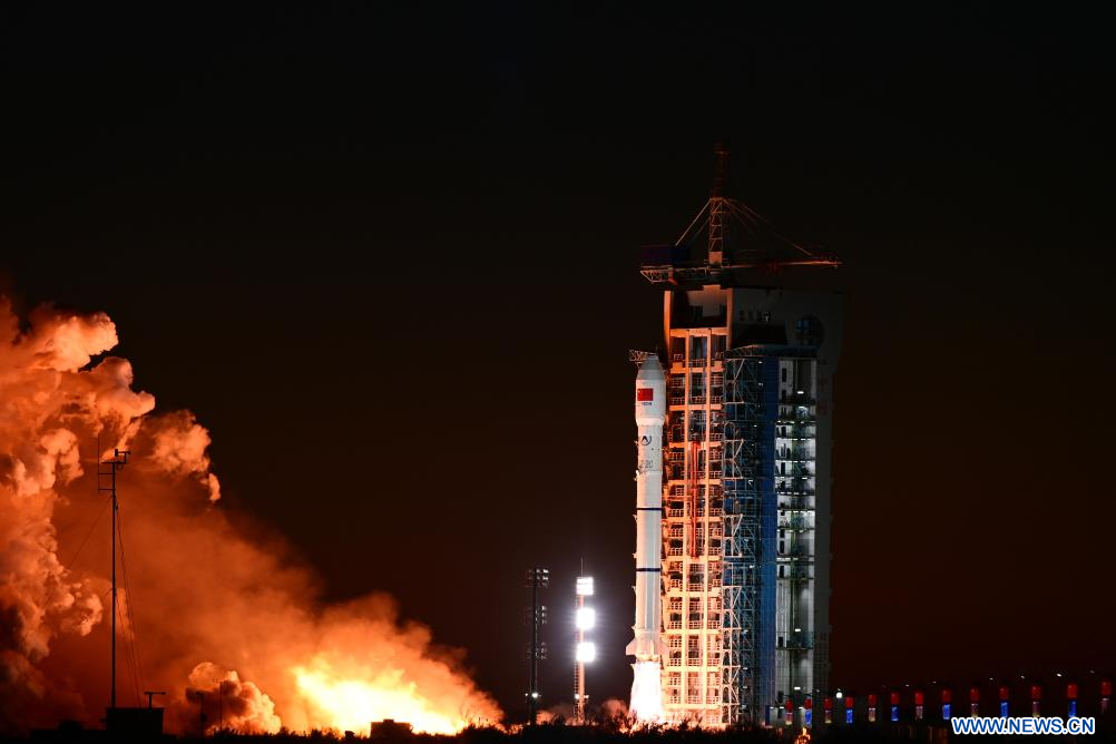 La Chine lance deux nouveaux satellites