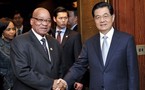 Le président chinois et son homologue sud-africain discutent de la coopération bilatérale